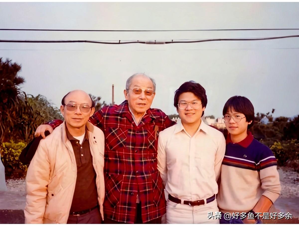 这才是1993年92岁的张学良真实样貌，而非演员所扮演的角色！当时已重获自由的张