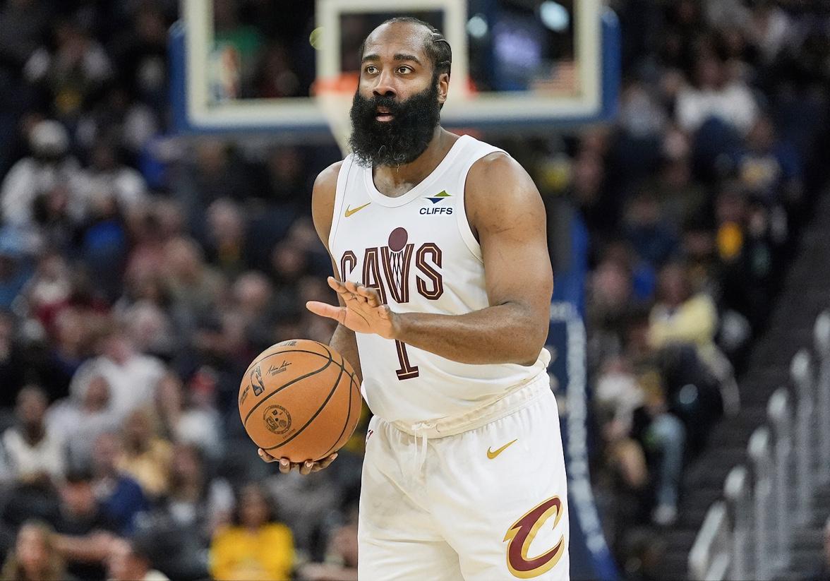 哈登仅用18胜6负的战绩就打服骑士！这5人彻底被征服：

1、米切尔：哈登吸引了