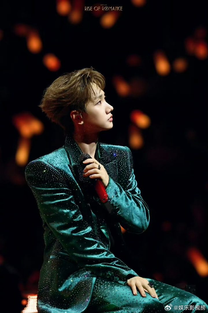 汪苏泷你没按格式 汪苏泷那句“你没有格式886”确实太有梗了，活人感拉满的泷哥对