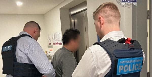 惨无人道！印尼一名17岁的少女，因为想改善家庭生活，轻信陌生人的高薪务工承诺，孤