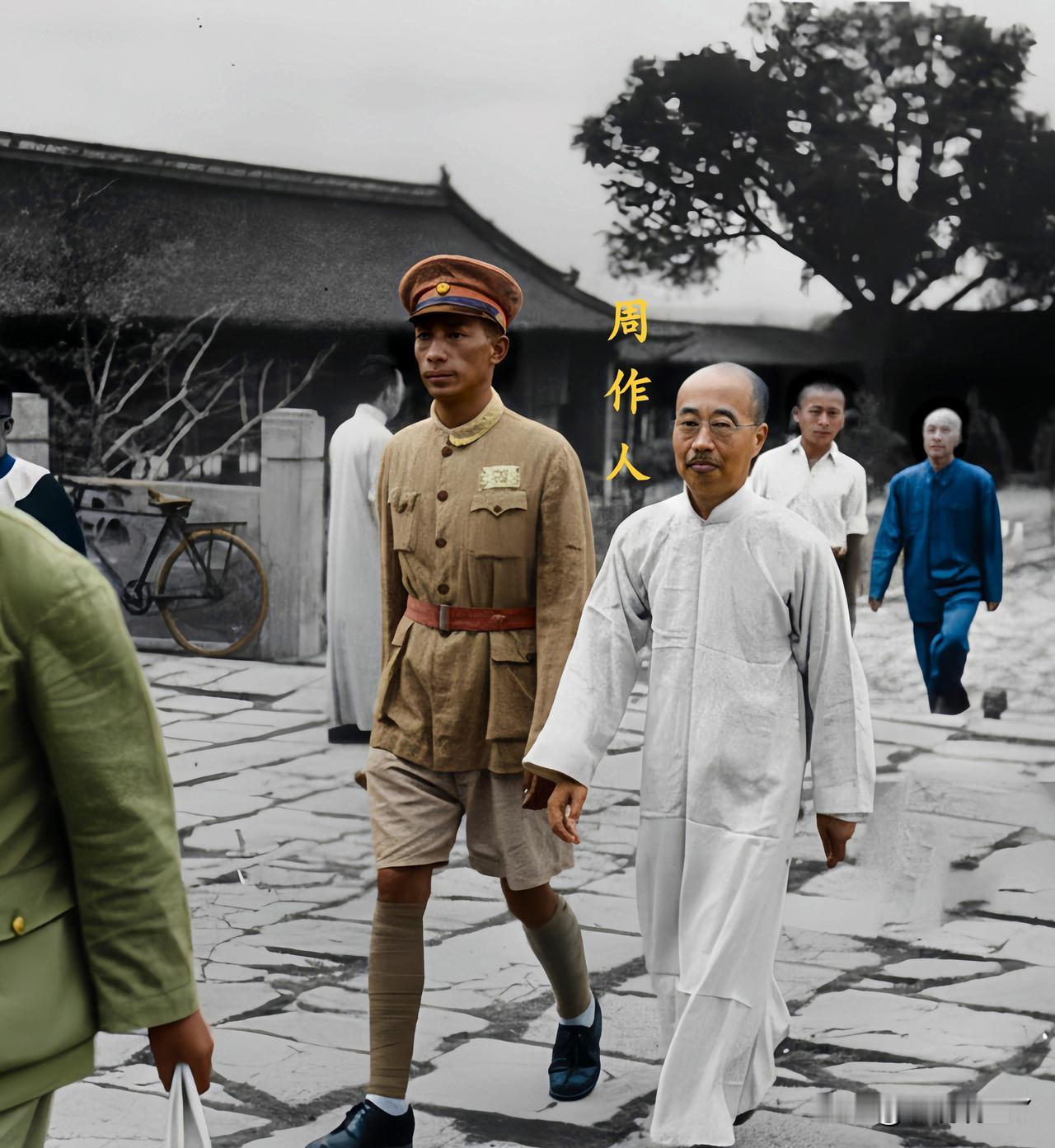 这才是真实的周作人，这而非演戏，也绝非电视中的演员所饰演的，确是货真价实的本人，