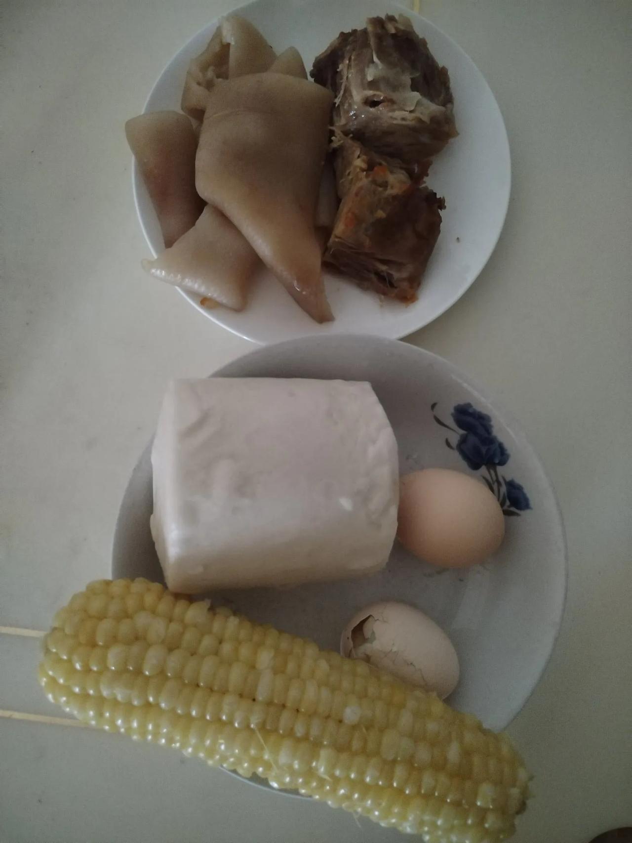老股民的幸福早餐！