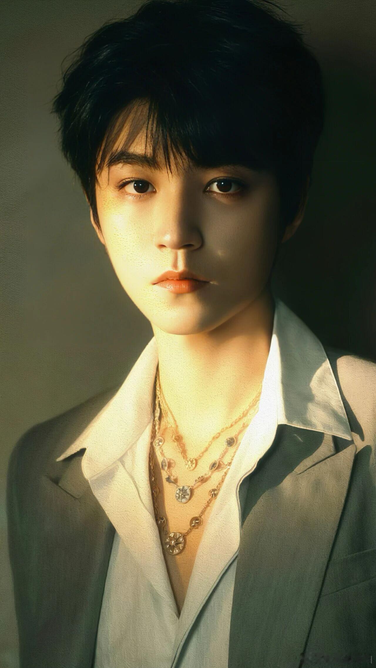 刘畊宏孩子都这么大了，王俊凯还嫩得像刚上大学，继林志颖之后又一位冻龄男神刘畊宏孩