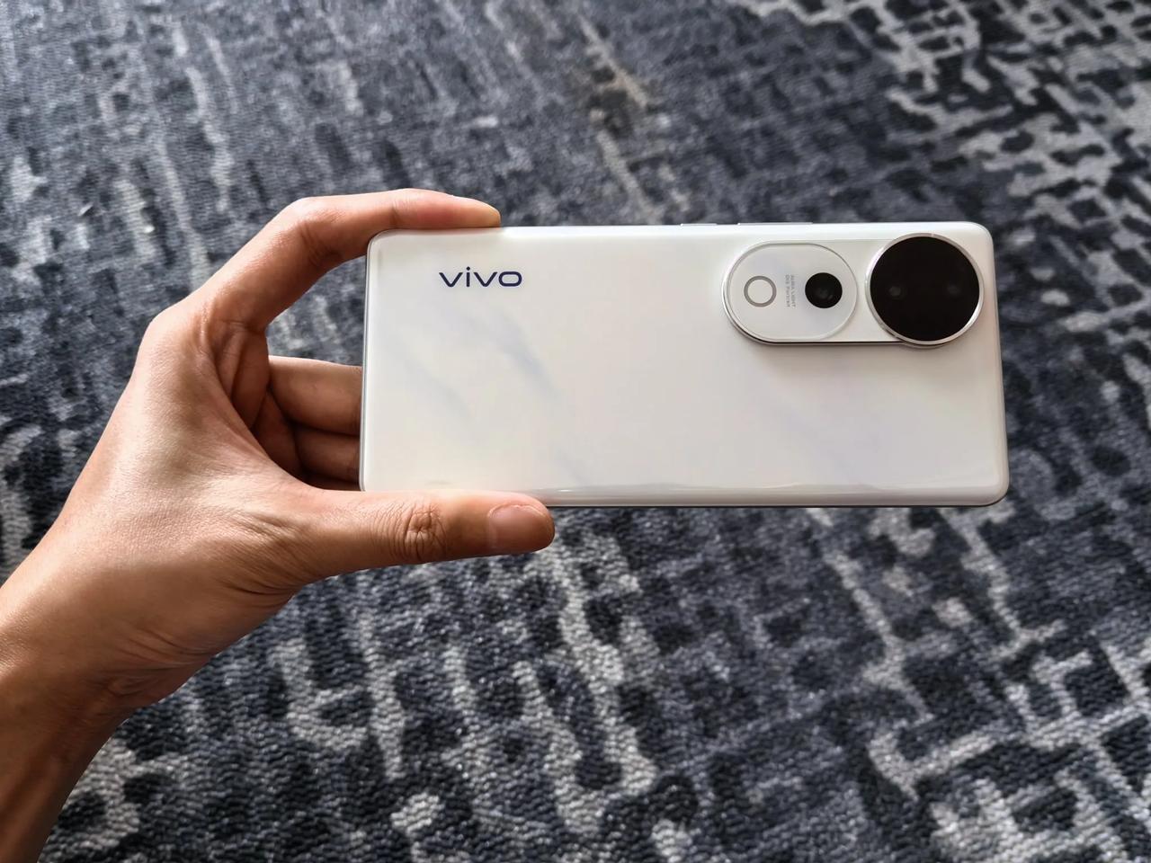 vivo S19系列已经上市，目前2500-4000价位段很有竞争力的新品，有朋
