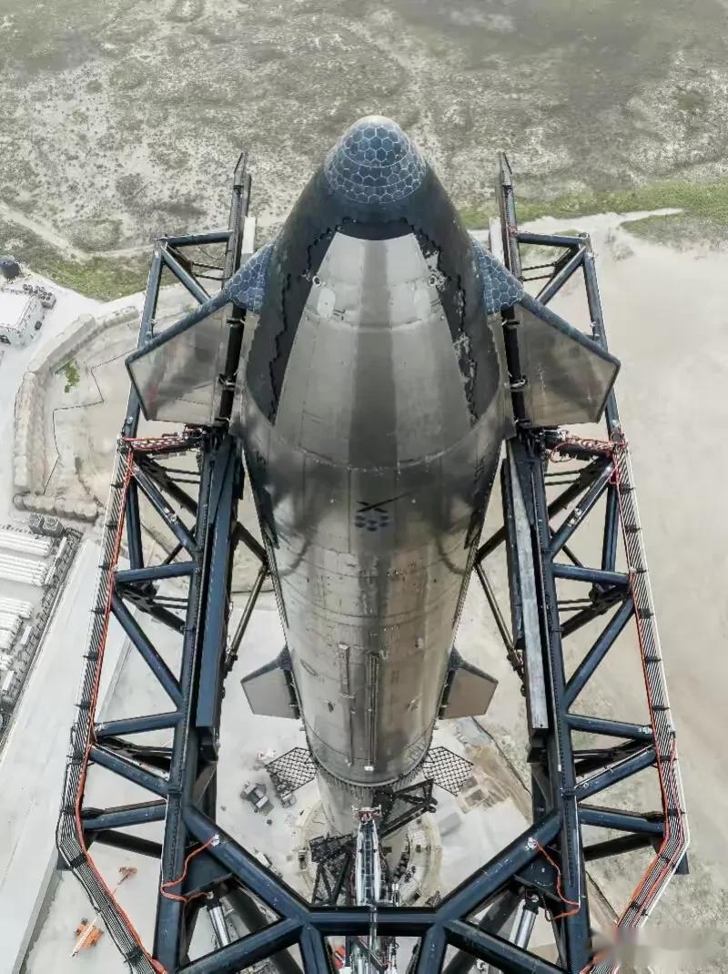 重磅消息！SpaceX星舰第二次发射窗口为2023年8月31日。
在经历第一次的