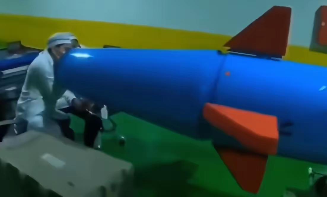 伊朗公开“最大底牌”，美以感到后背发凉，特朗普终于说了软话
 
2026年3月8