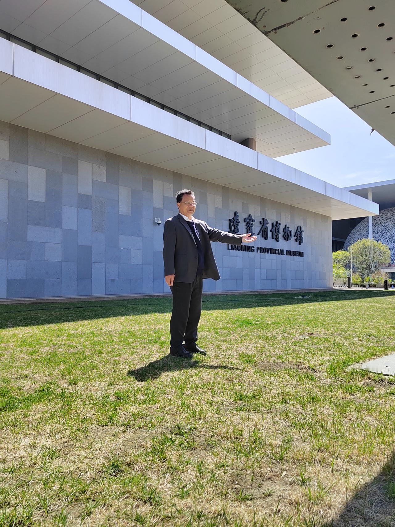 ，

门票免费免预约，刷身份证即可入内

交通：附近有省博物馆站，离机场很方便