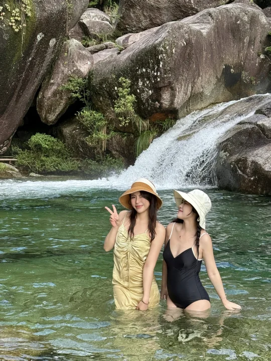 整个夏天都想泡在水里💚大融水太治愈了