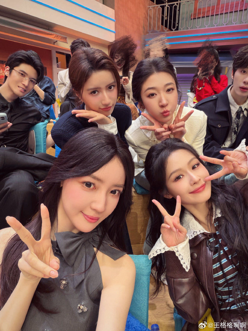 王格格回应吴镇宇炫耀事件 热搜刚冒头，王格格直接切换成安利模式！“吴镇宇 王格格