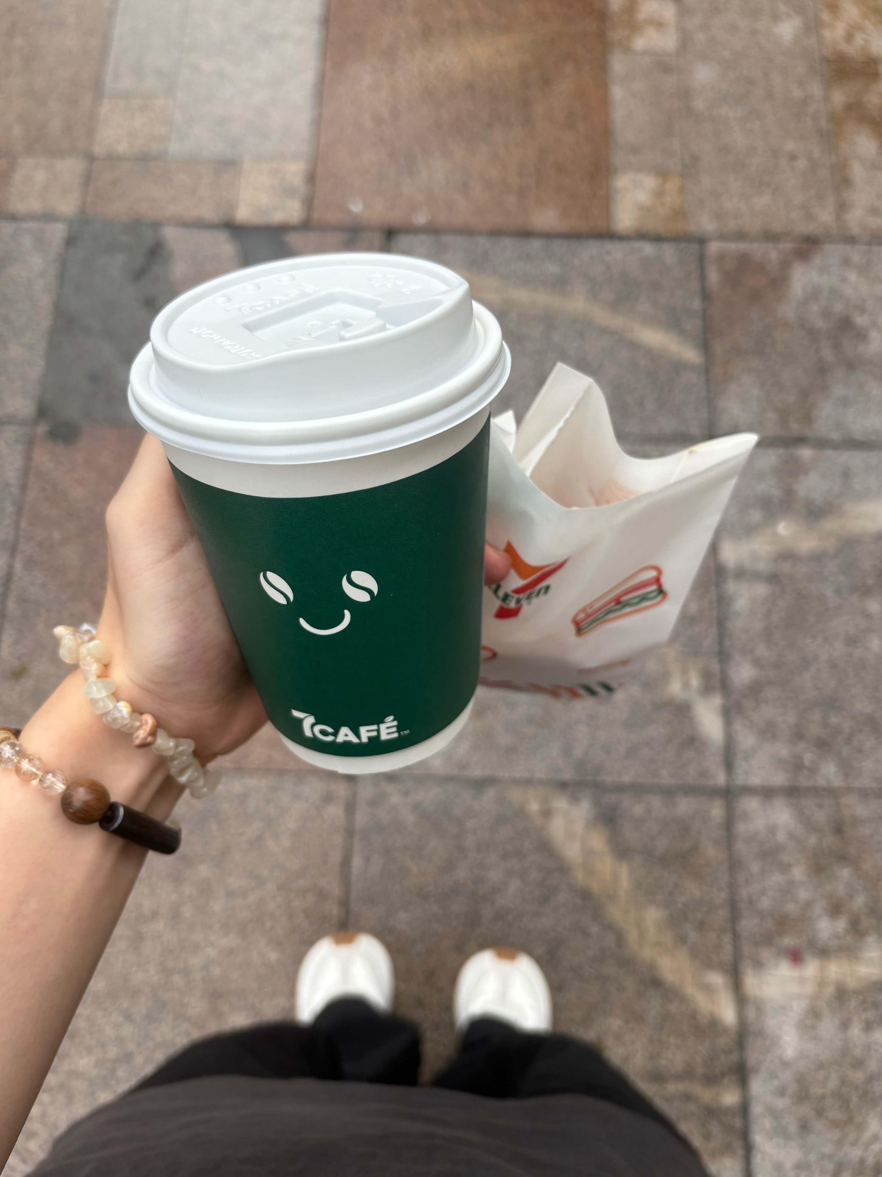 Good morning：） 这是我近一个月第一次参与早上8:00大家能意会吗 