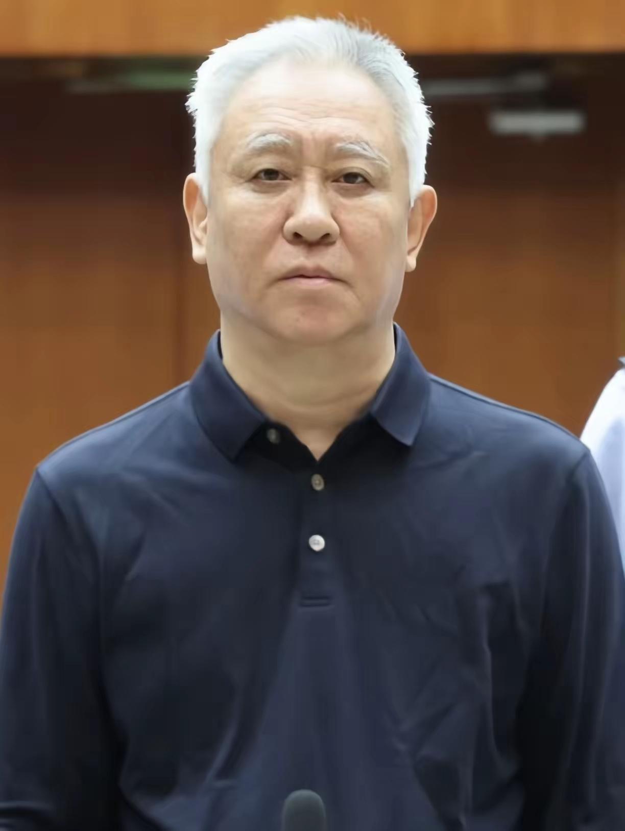 我差点没有认出来这个人是谁？如果不是许家印被判无期徒刑上了热搜，我差点把他当成普