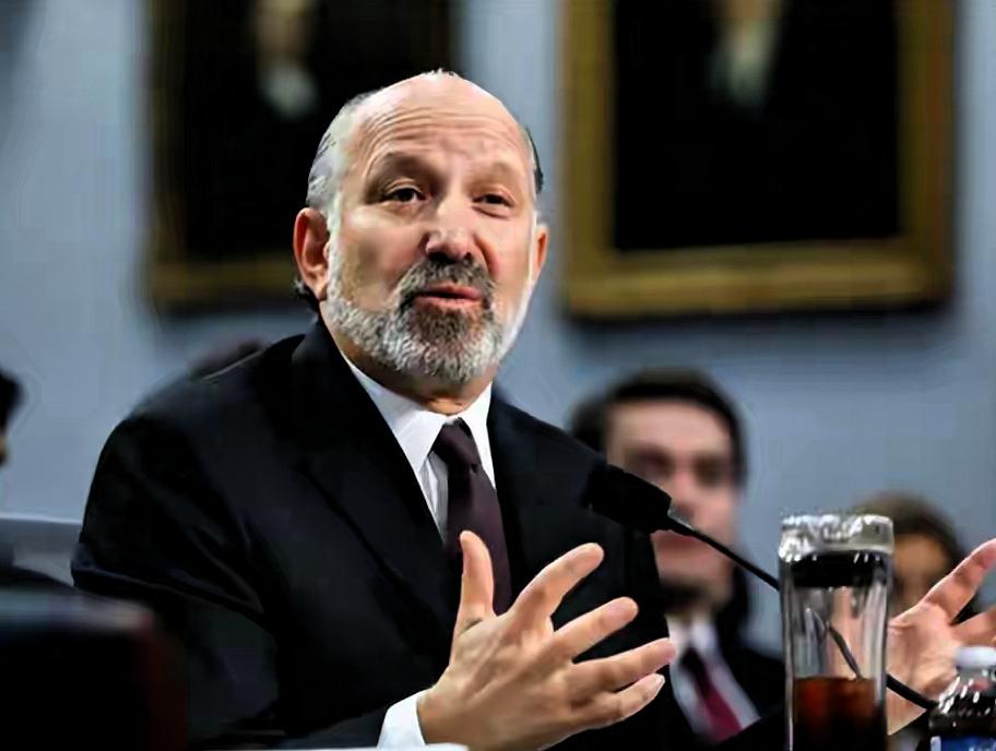 美国开始着急了！
 
最近美国国会一场听证会，让全球科技圈彻底炸锅。美国商务部长