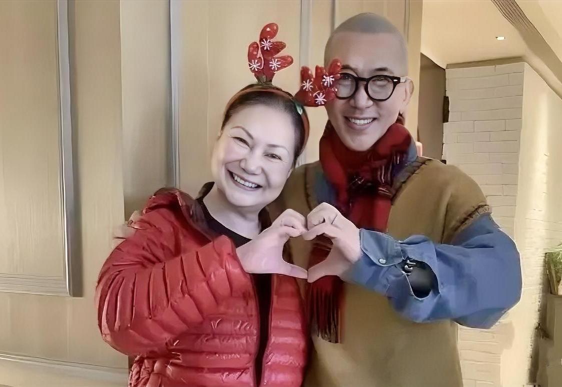 S妈真可怜，被韩国女婿背刺！

当初具俊烨签署放弃遗产，全网一片夸赞顺便骂两句汪