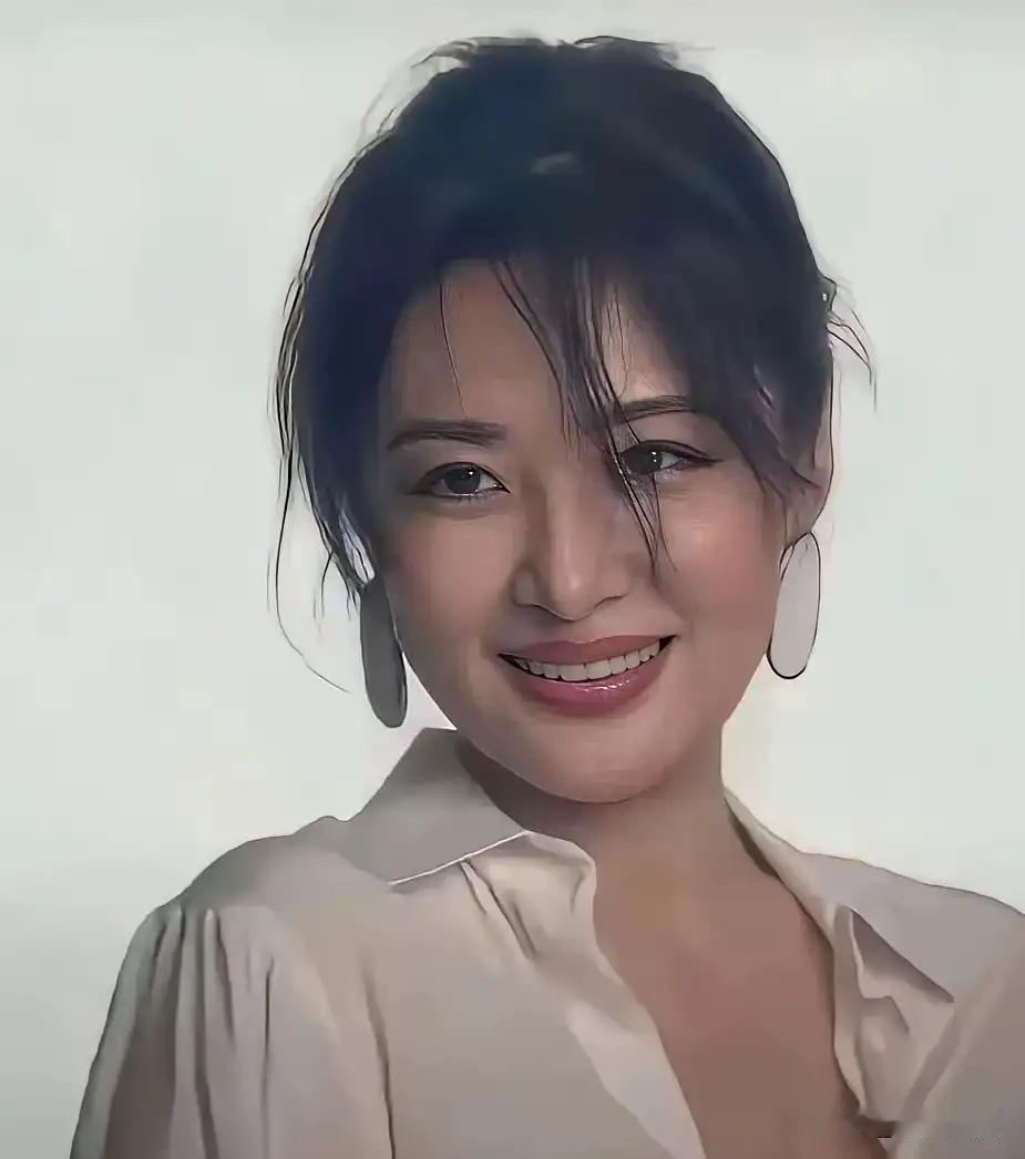 万千男人没有一个能抵抗住这妩媚多姿的眼神，