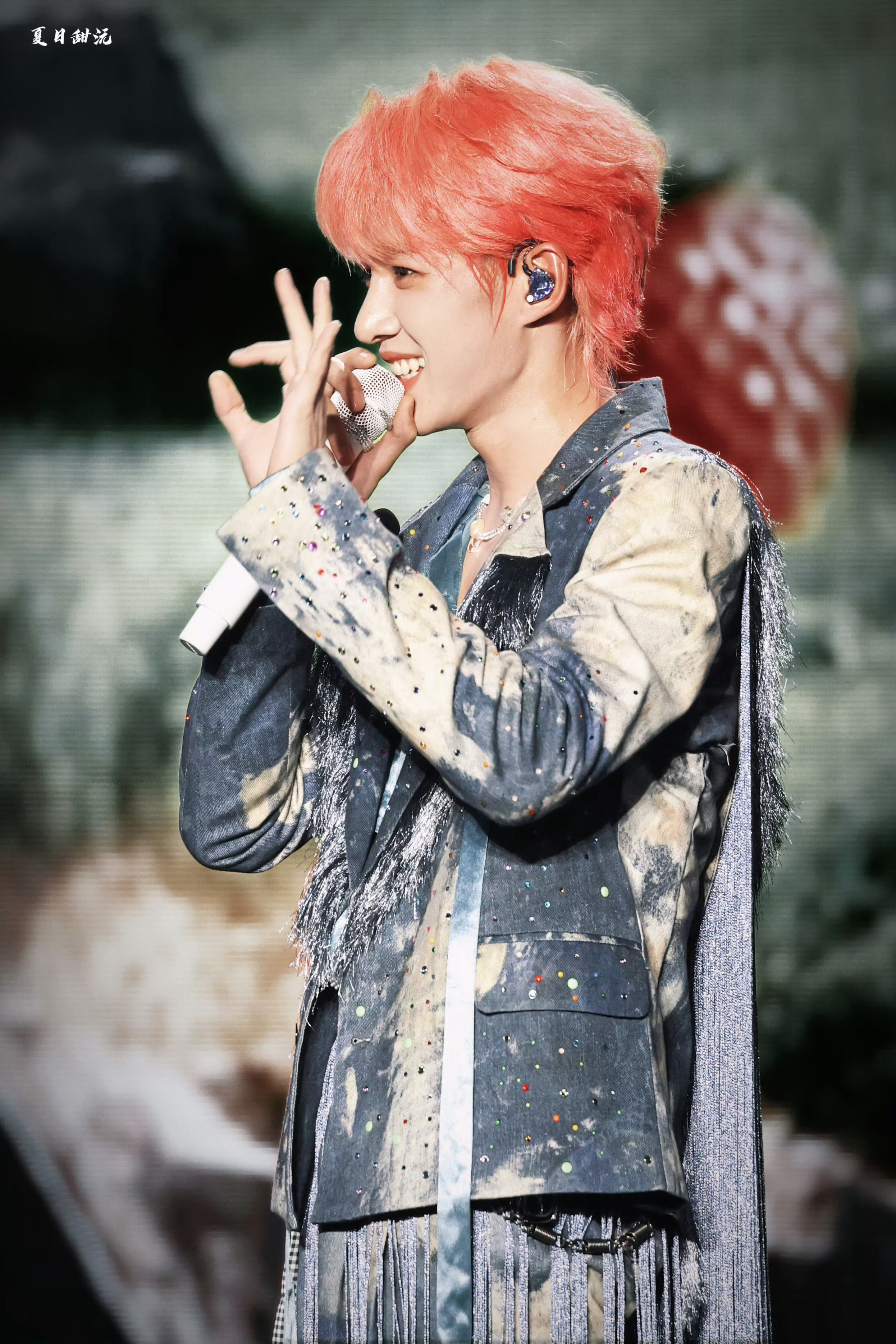 💜  我在黄昏这上一封书信，载着落日的余晖和银河的浪漫，寄给你，寄给温柔本身。