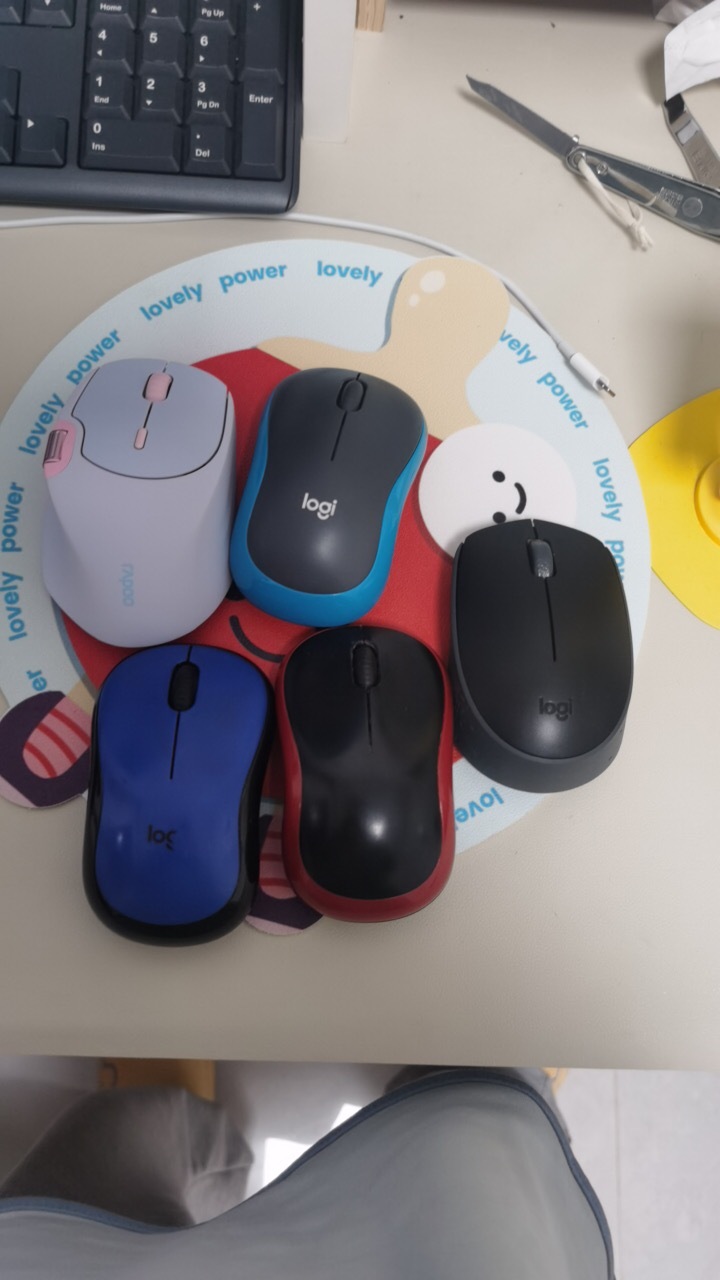 可能真的和罗技八字不合，我这次换了个雷柏，我试试，我真的没夸张，2年坏了4个鼠标