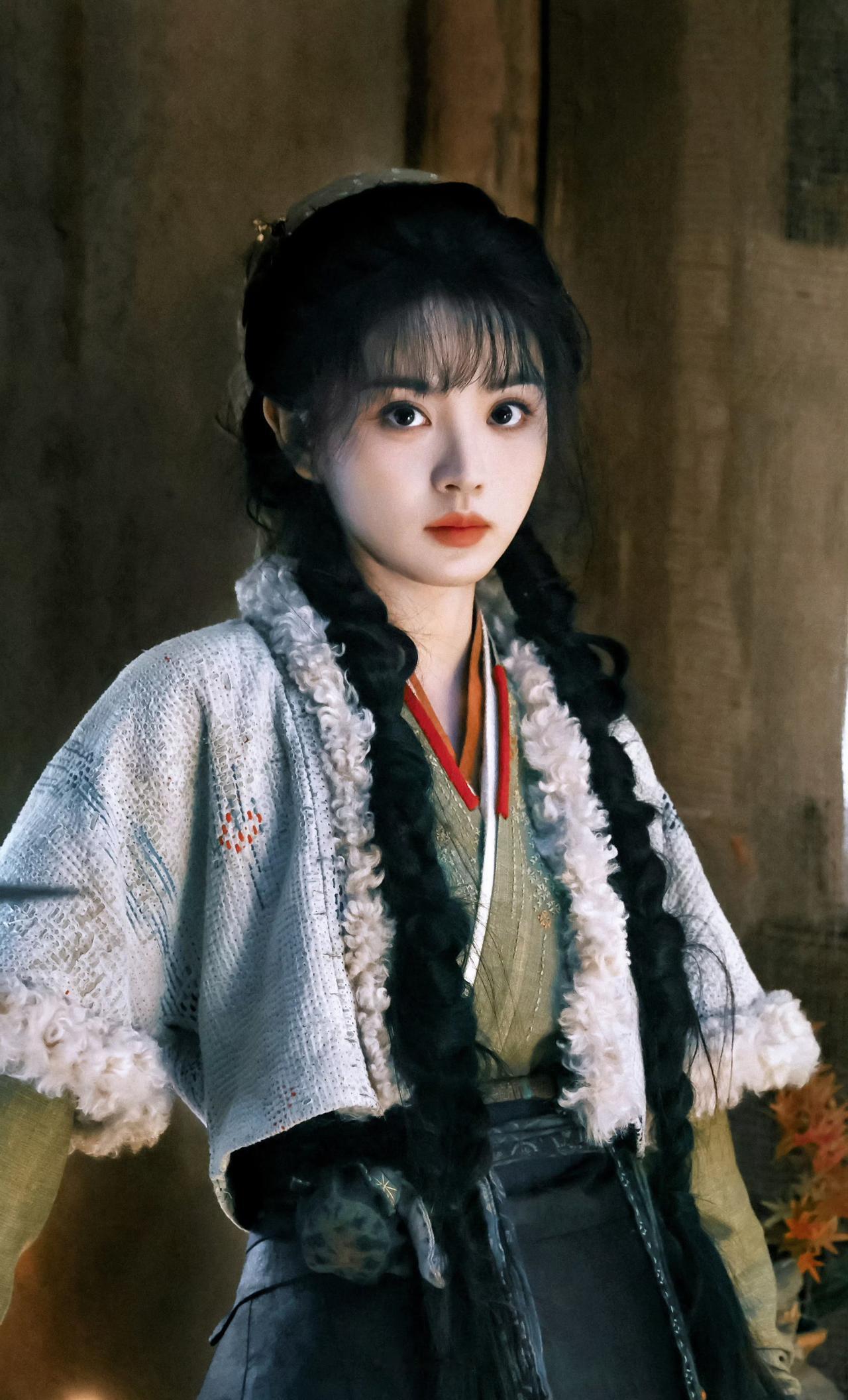 恭喜田曦薇第一位双平台破万女演员
影视实绩再加一[哇]
田曦薇第一位双平台破万女