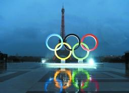 2036年奥运会的申办表，中国连填都没填，奥委会主席柯丝蒂·考文垂亲自跑来游说，