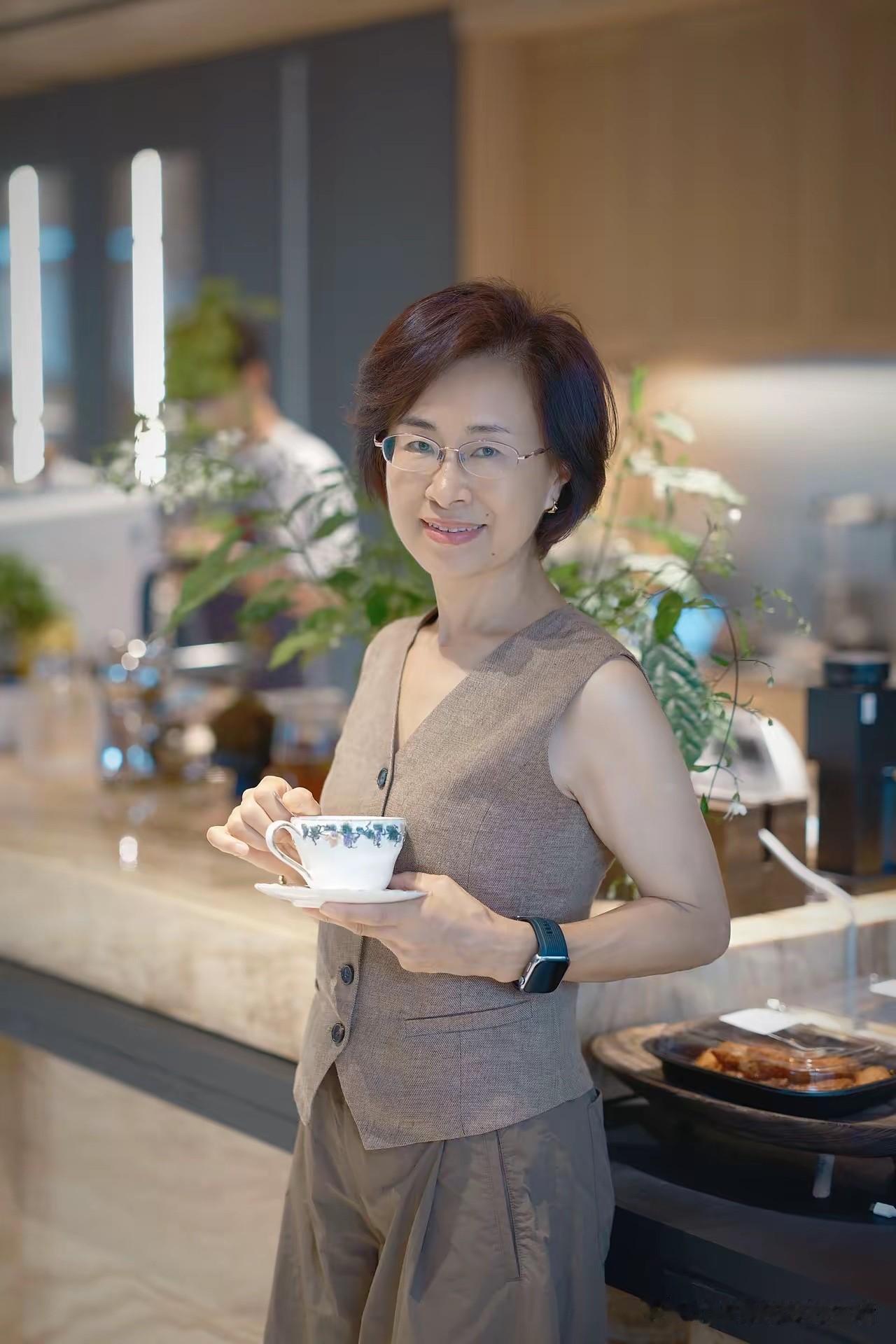 我今天来给大家讲一个真实的故事
既扎心又寒心

我老表
也就是我二姨妈的儿子
他