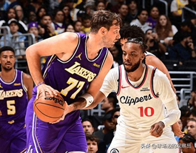 东契奇16+6，里弗斯13分，八村塁战救主12分，半场湖人64-64快船