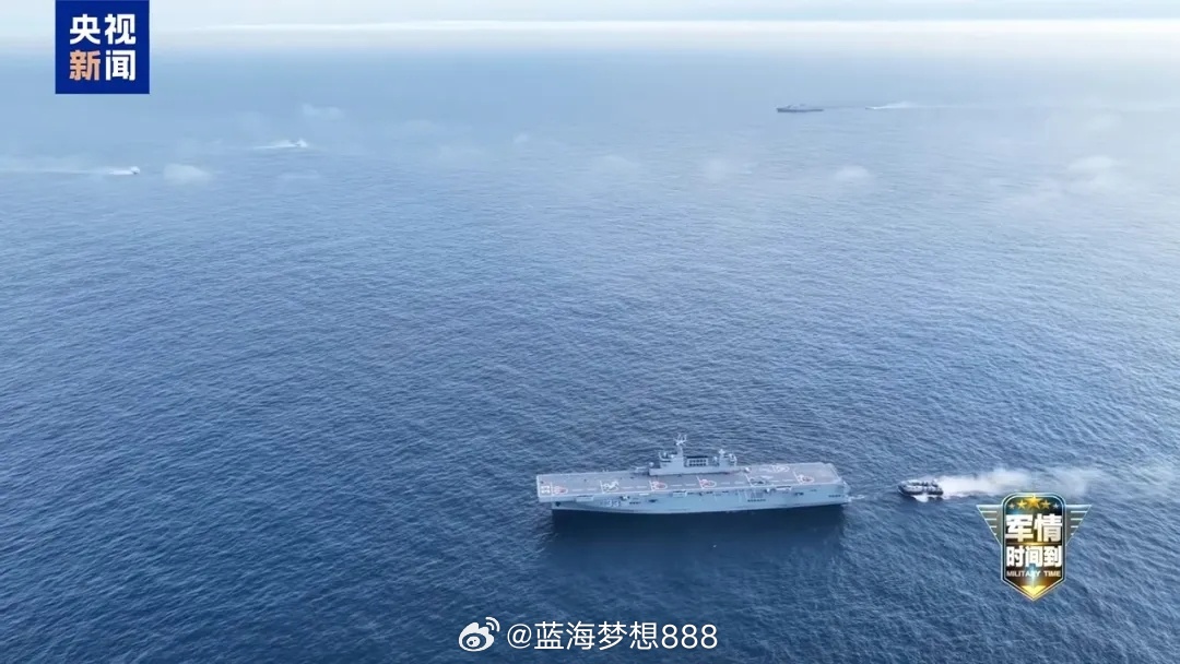 辽宁舰编队完成远海实战化训练辽宁舰编队与两栖攻击舰编队开展联合演练辽宁舰航母编队
