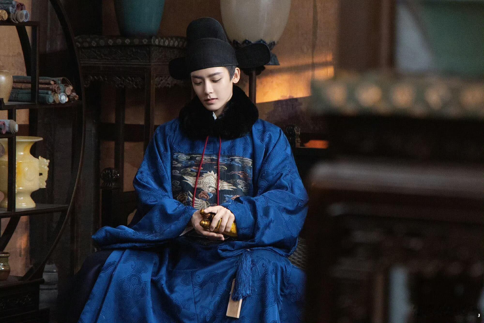 侯明昊是悬崖还是爱河我自有分寸 陆大人自信拿捏分寸，失忆后假戏真做，亲手编的情网