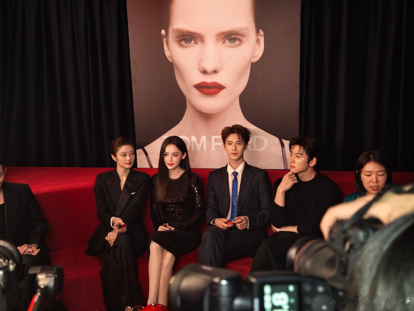 TF绝色之夜全员美貌上桌 、、、绝色之夜这波同框，属于刷到就会停下来的程度！ ​