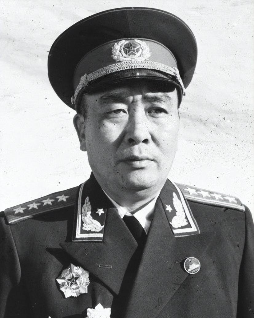 在革命历史上，有一位开国大将，他的名字与政治紧密相连，他的一生都在为革命理想奋斗