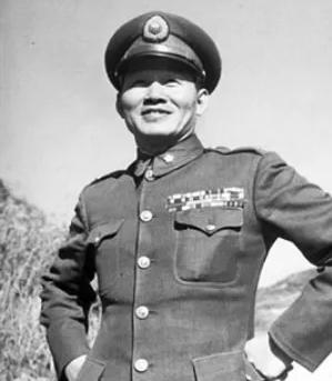 1988年潘德辉回大陆探亲，返回台湾给孙立人带回一张照片，没想到看到照片后，已8
