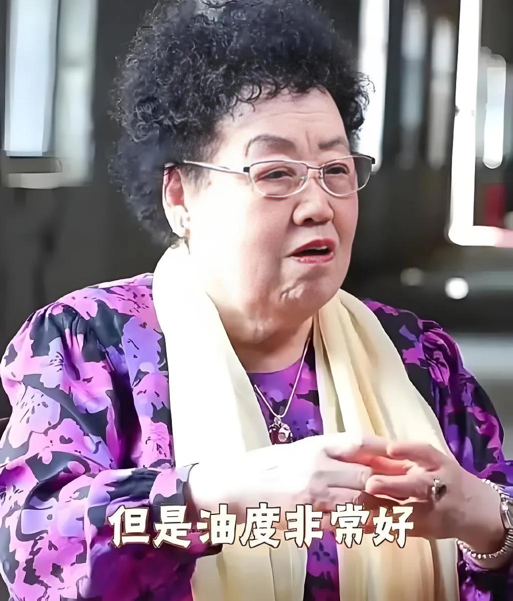 最近很多恶评，说迟重瑞为什么要娶陈丽华
说她又老又丑。我不明白那些评价的人，有去