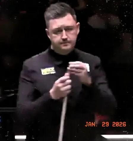 囧哥就是豪气，这安全球防守没得说，进攻的犀利，也让达仔不能有点滴的漏洞。
第4局