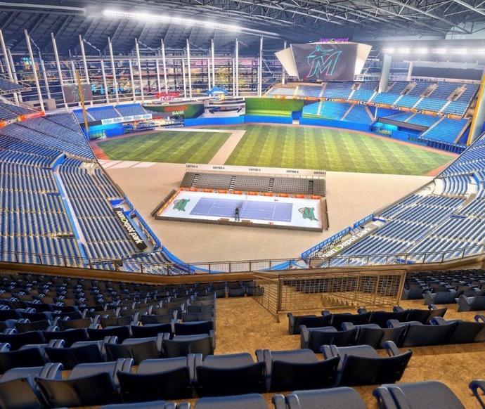 阿卡跟丰塞卡下周在迈阿密会有一场表演赛，然后场地长这样... 