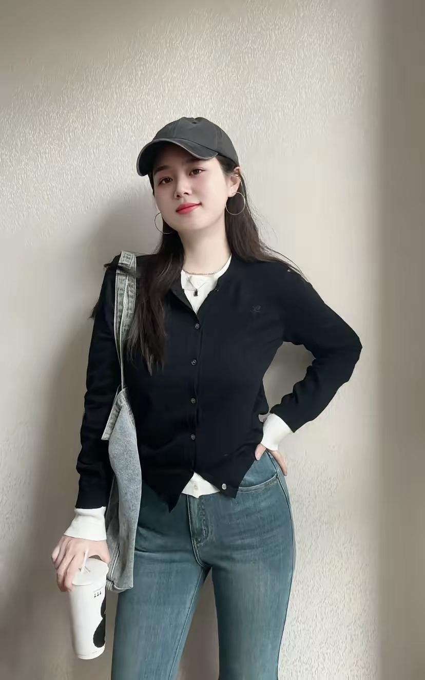 休闲穿搭指南：棒球帽+牛仔+黑卡其，轻松出街！👒👖👕