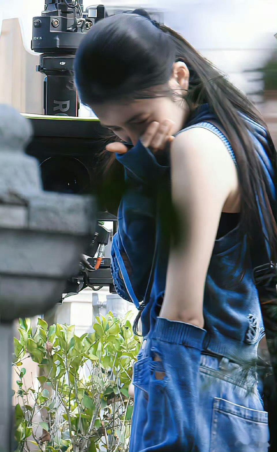 刘浩存边执法边比心后任不用来了，谁又在看木代，纯欧巴降临啊…都别挤老公了啊喂 