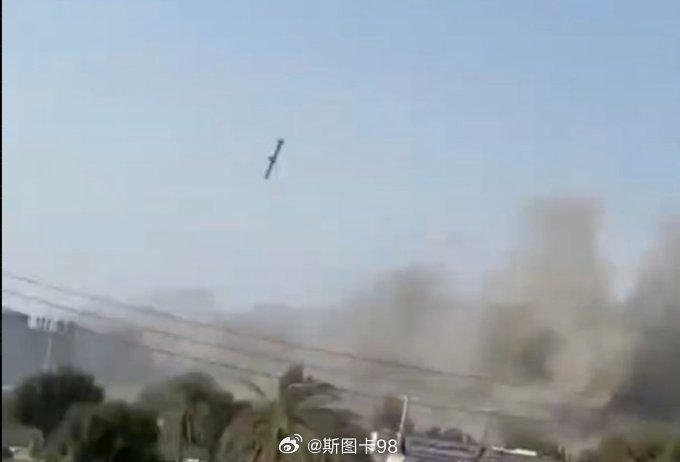 伊朗公布了袭击女子学校的视频。一枚美国战斧巡航导弹清晰可见而此前特朗普声称是伊朗