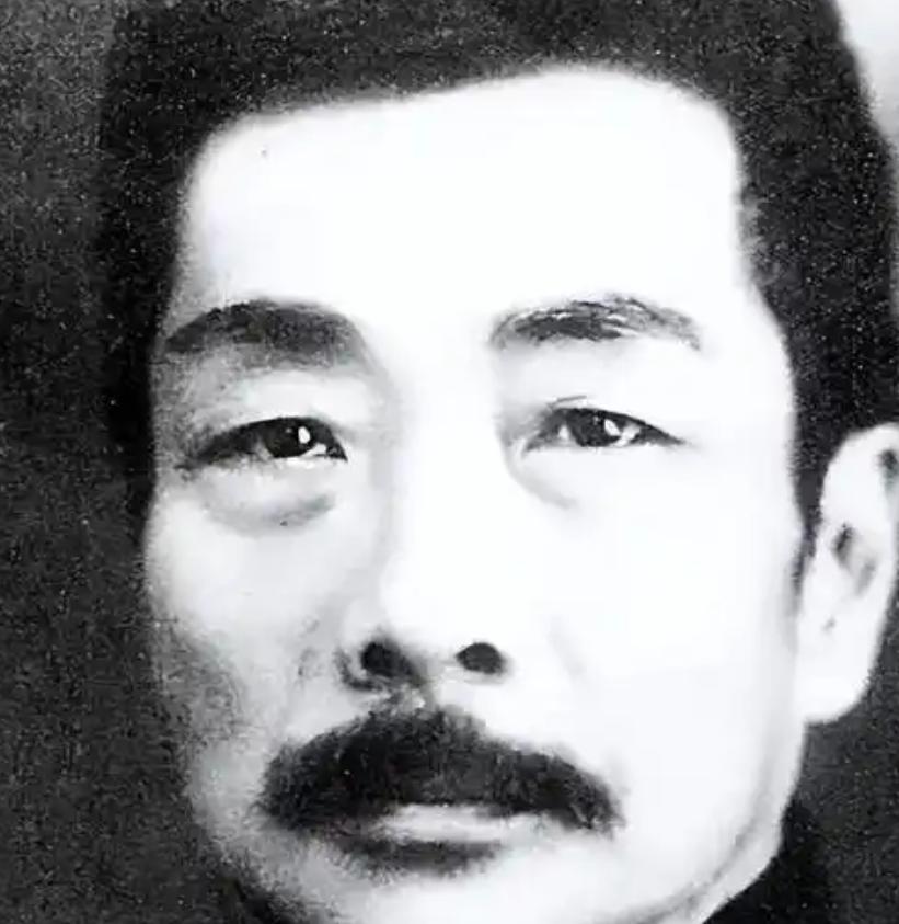 鲁迅为什么骨头硬？因为他是真有钱！鲁迅工资之高，是你难以想象的，1912年鲁迅进