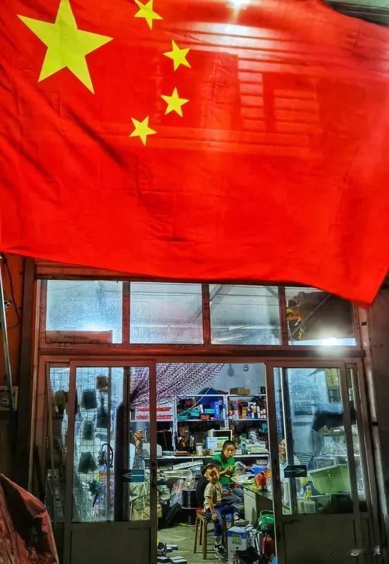岁岁风调雨顺，请赐下联 看到“岁岁风调雨顺”这个上联，我脑海里一下子就想到下联“