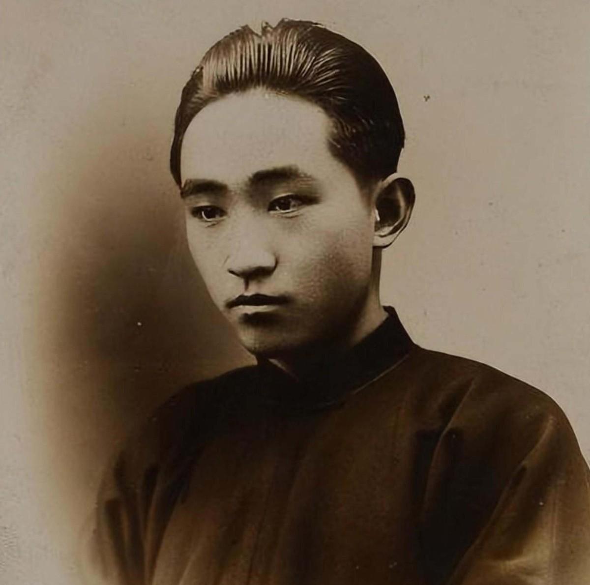 民国浪子袁克文如何从皇子的身份转变为青帮巨擘，并让后代持续涌现杰出人才
1915