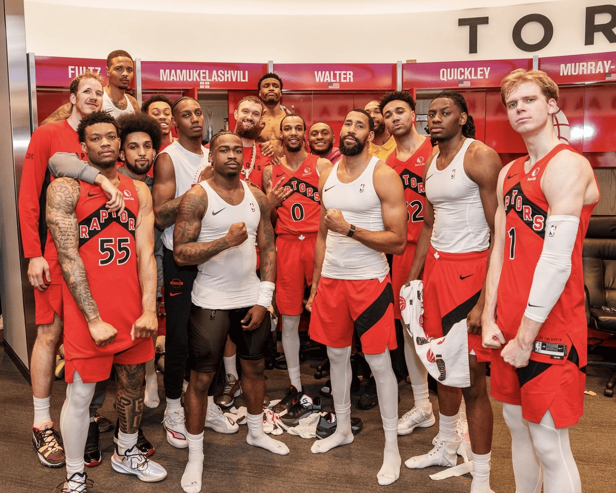 非洲男子将14岁儿子送往郑州治疗太猛了！对阵魔术，猛龙打出一波31-0的得分高潮