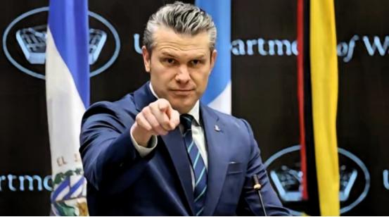 美军这回真是出了大新闻，据美国匿名官员爆料，国防部长赫格塞思直接绕开所有规矩，把