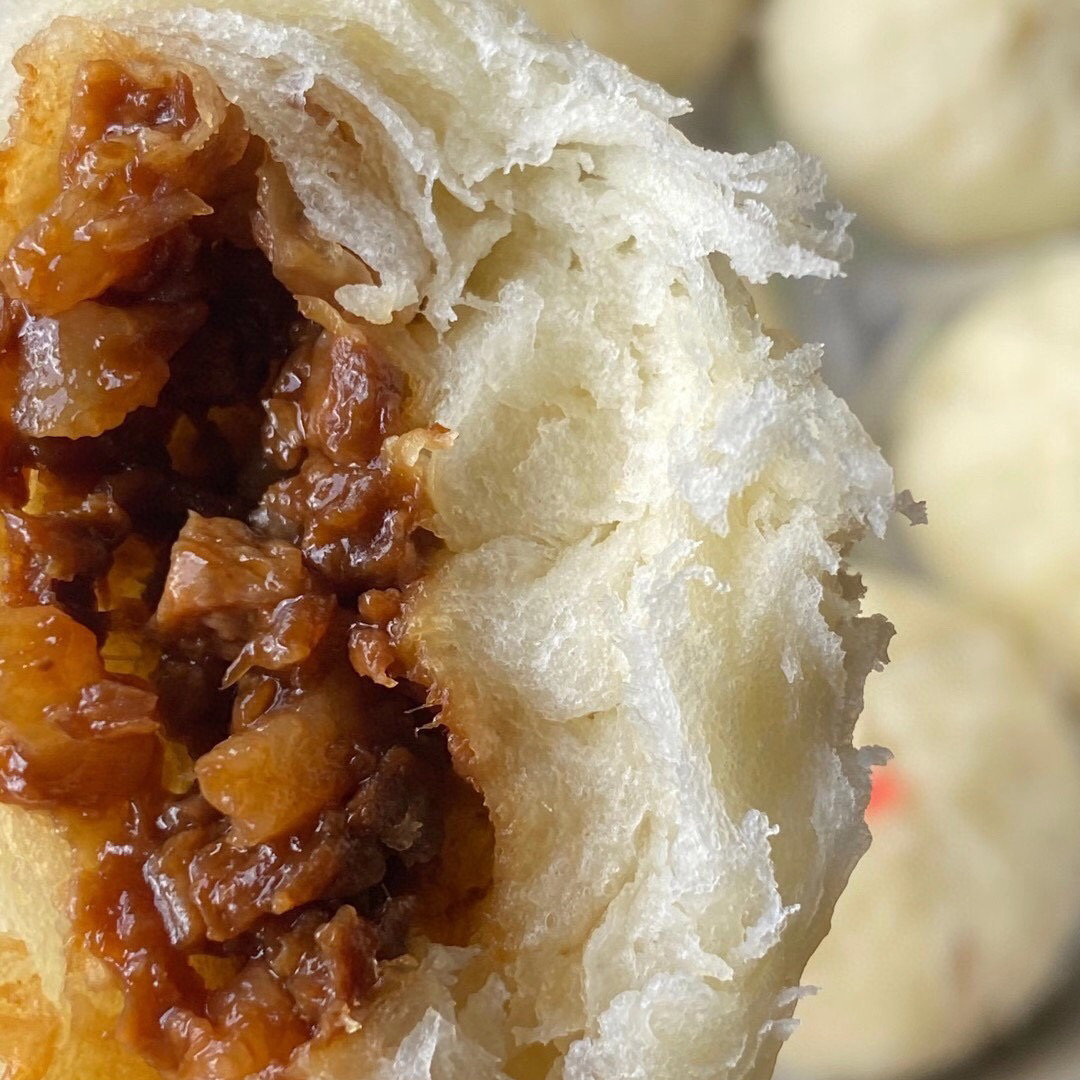 #大妈的精选#  想尝地道云南特色点心，这款老昆明【 千层手撕破酥包 】一定要试