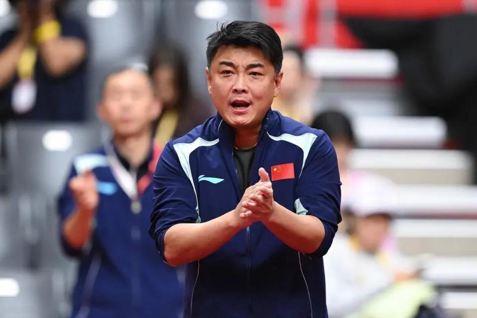 我认为，现在把国乒搅得乌烟瘴气的畸形饭圈，根子就是当年硬推WTT商业化的那批人搞