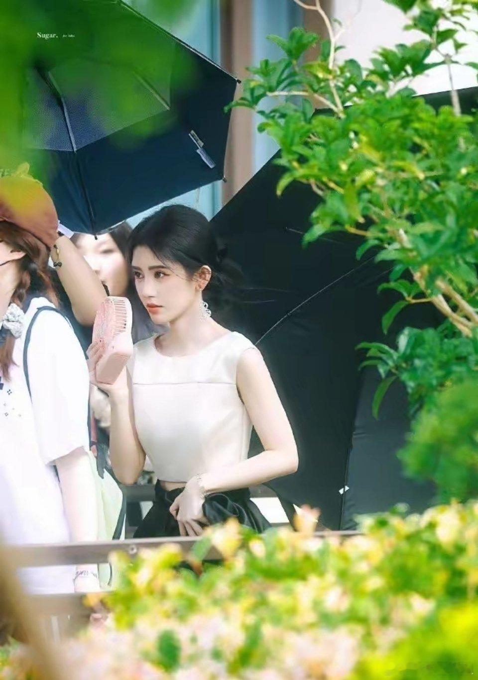 #鞠婧祎妆造#她真的很认真地做妆造，真的好美！每次看到新的妆造都要感慨一遍她的美