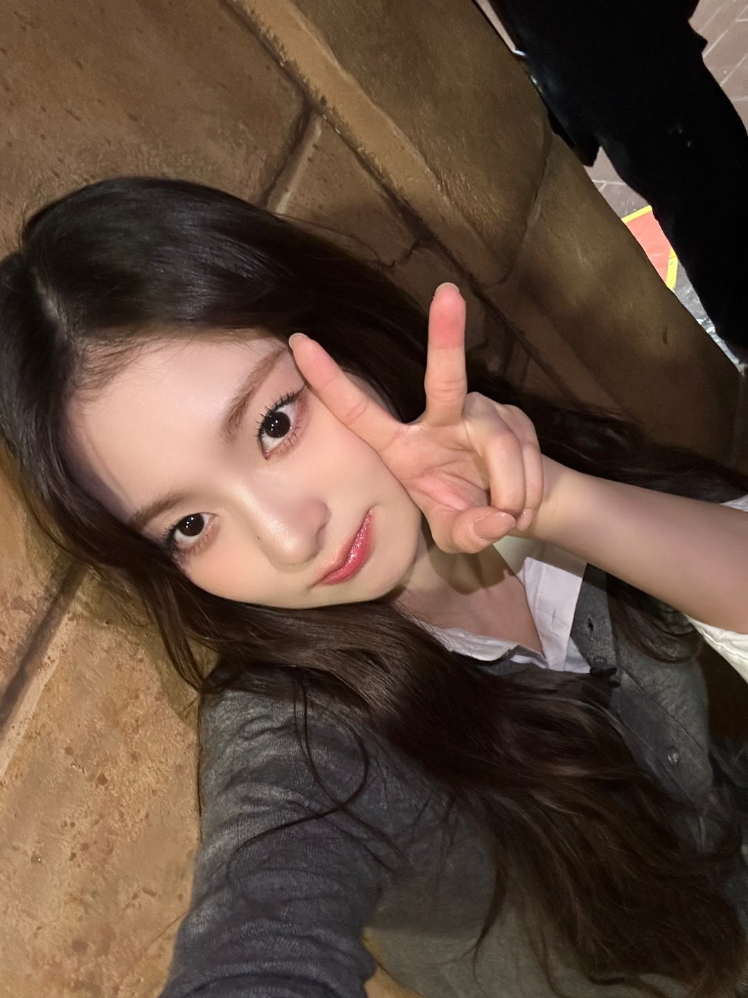 李娜炅[超话]🐣蜜桃笑颜李娜炅 [图片]250509 官X更新[💌] Sup