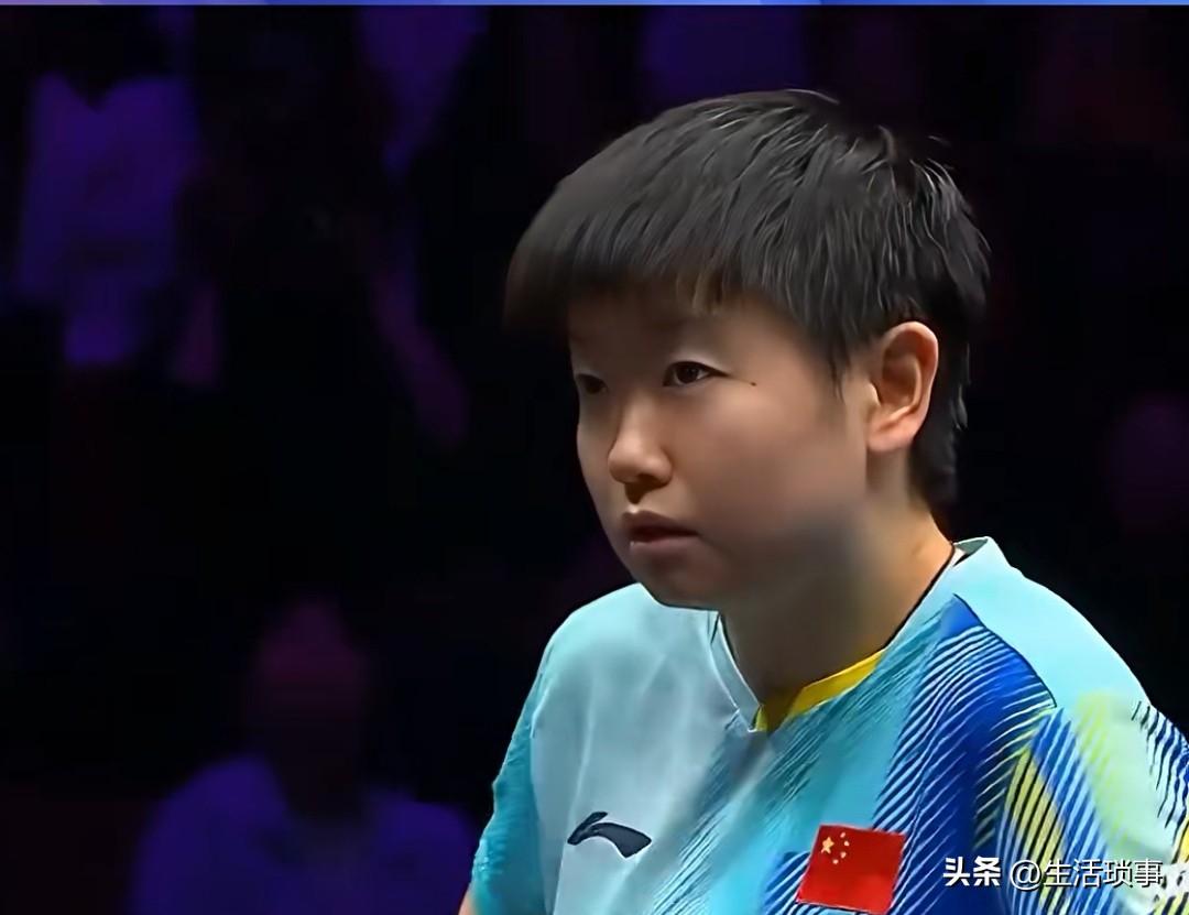 国乒孙颖莎，又岀“新招”了
……
重庆冠军赛
孙颖莎2:4输给蒯曼
你说莎莎不强