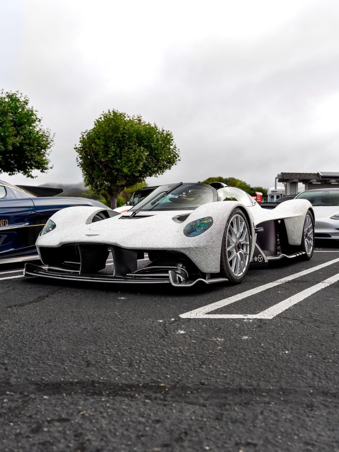 这个太夸张了满钻💎镶嵌女武神🤩🤩🤩阿斯顿马丁Valkyrie 