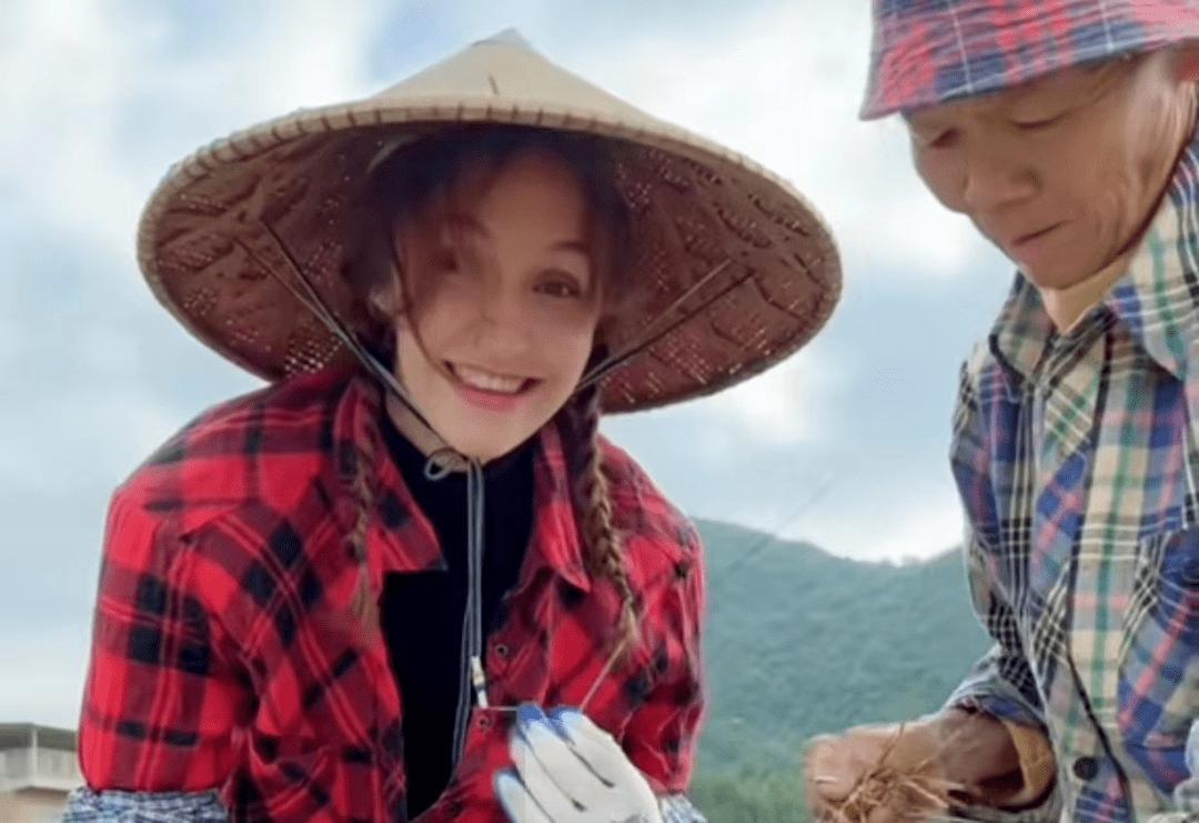 “太甜蜜！”2018年，21岁意大利富家美女爱上27岁广西农村小伙，还为小伙生下