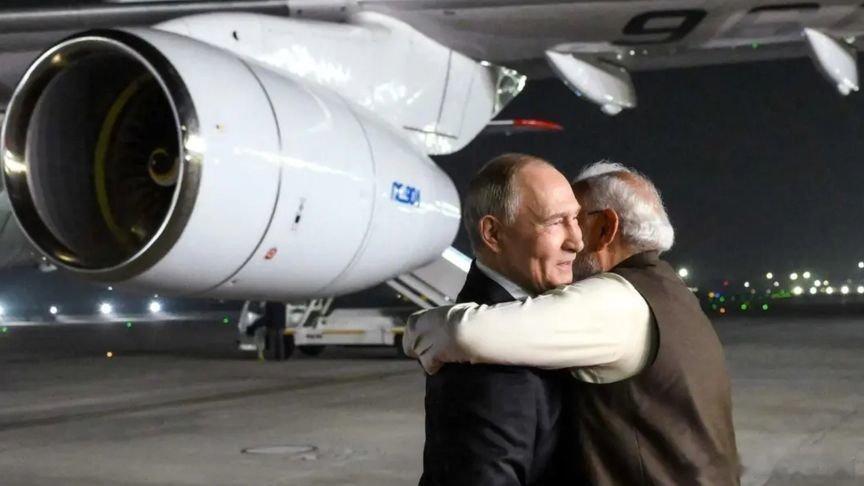 凤凰新闻【俄乌冲突后普京首访印度：莫迪亲自机场迎接，私人晚宴持续3小时】俄乌冲突