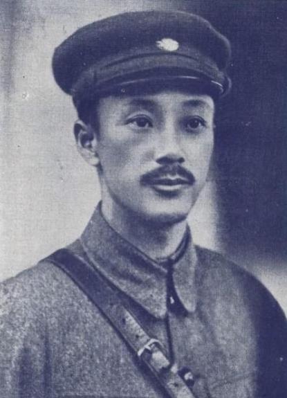 1932年的上海，一名国民党指挥官接到了蒋介石的命令，让他撤退，让他把部队挪开，