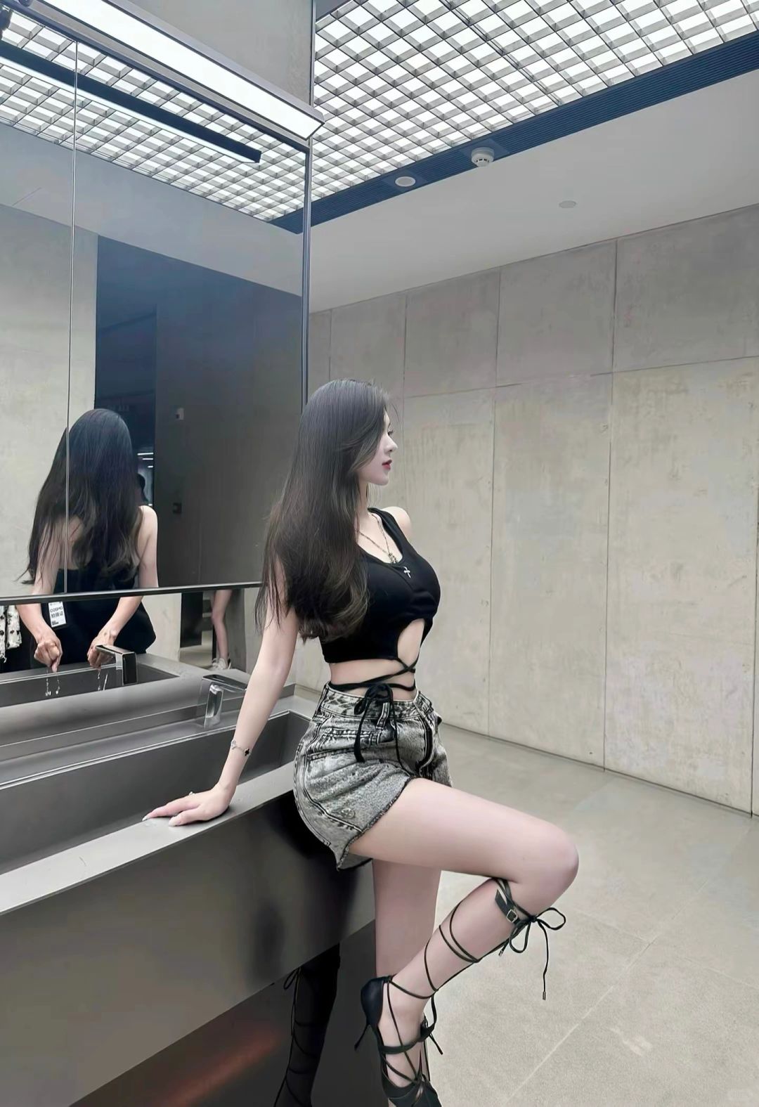 🌗